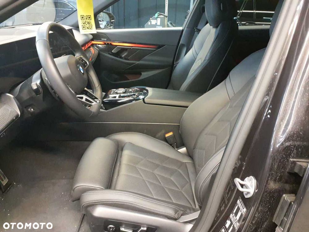 BMW Seria 5 520d xDrive - 9