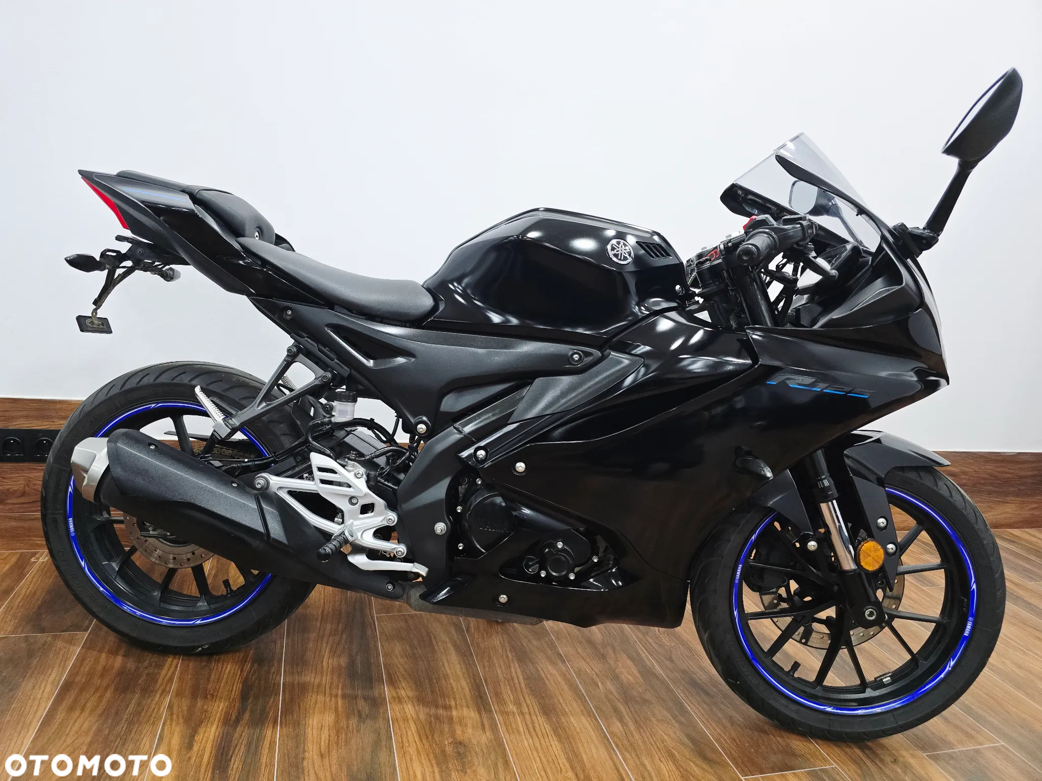 Yamaha YZF - 33