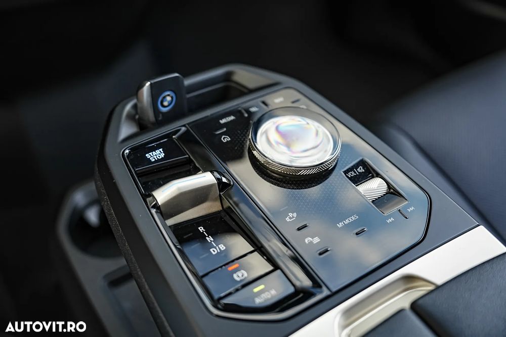 BMW iX - 14