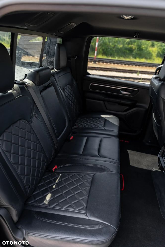 RAM 1500 5.7 Crew Cab Bighorn - 37