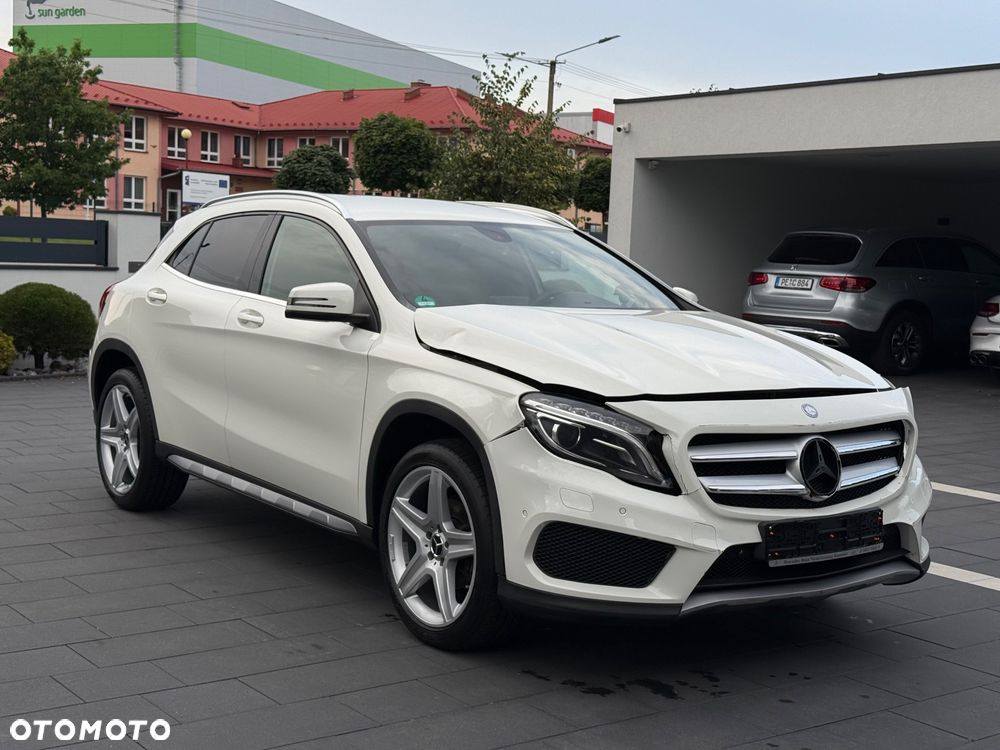 Mercedes-Benz GLA 200 AMG Line - 4