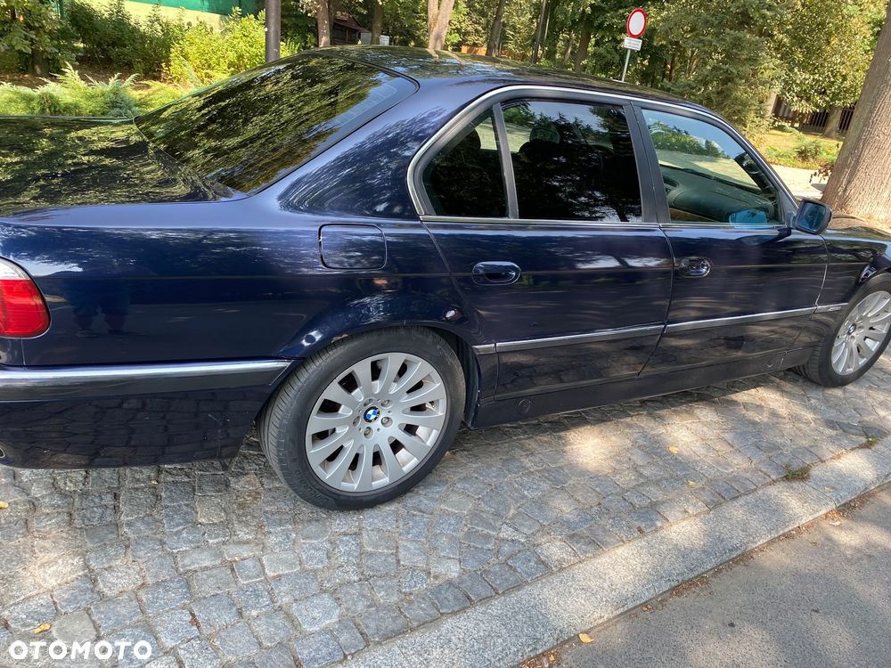 BMW Seria 7 728i L - 6