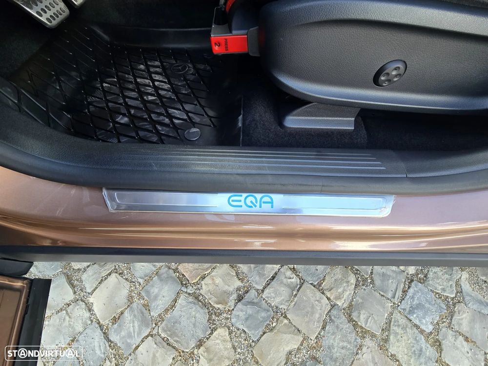Mercedes-Benz EQA 300 4Matic - 33