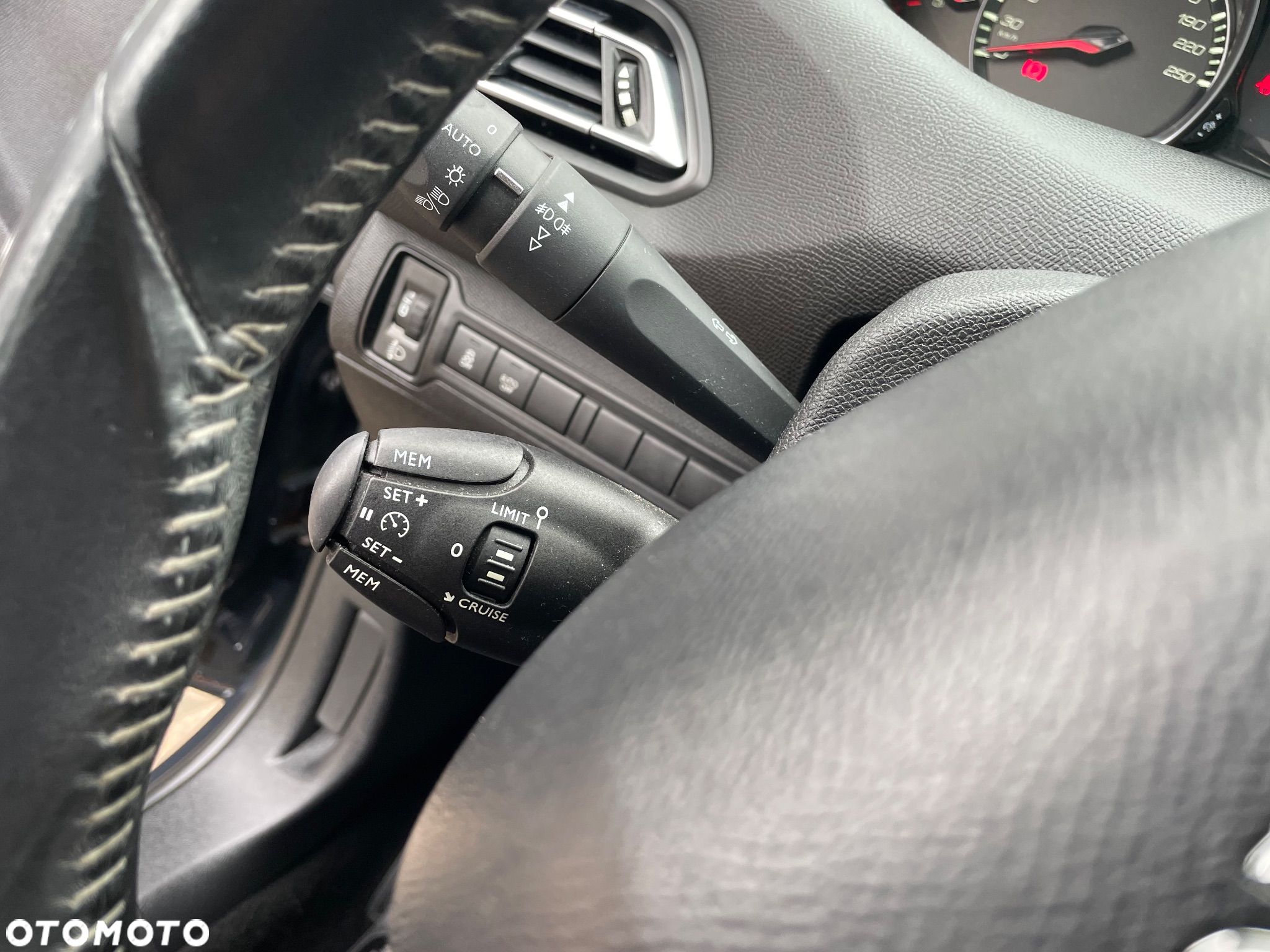 Peugeot 308 PureTech 110 Stop & Start Style - 32