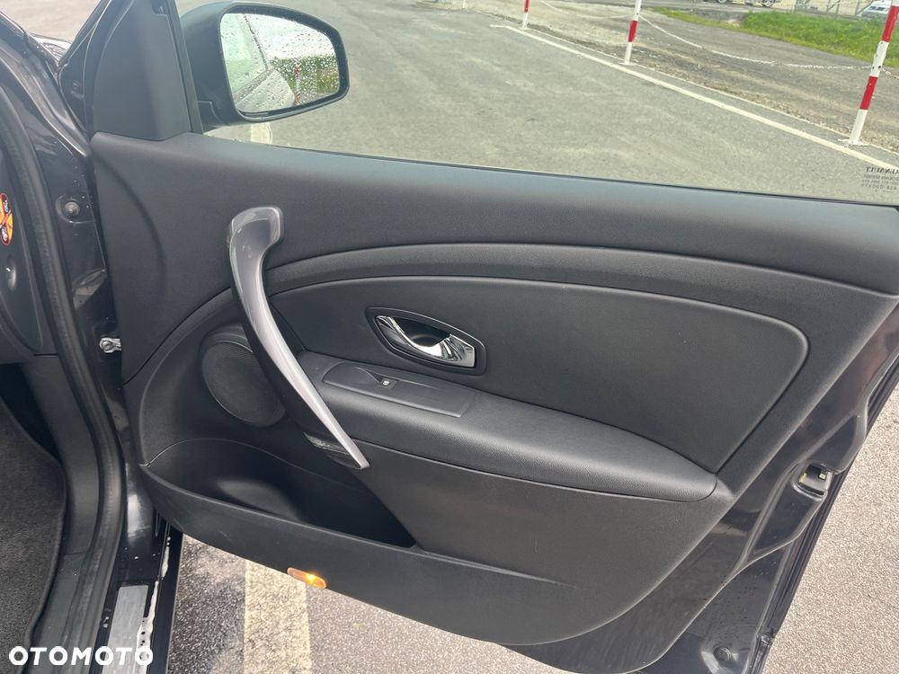 Renault Megane ENERGY TCe 115 Start & Stop Bose Edition - 11