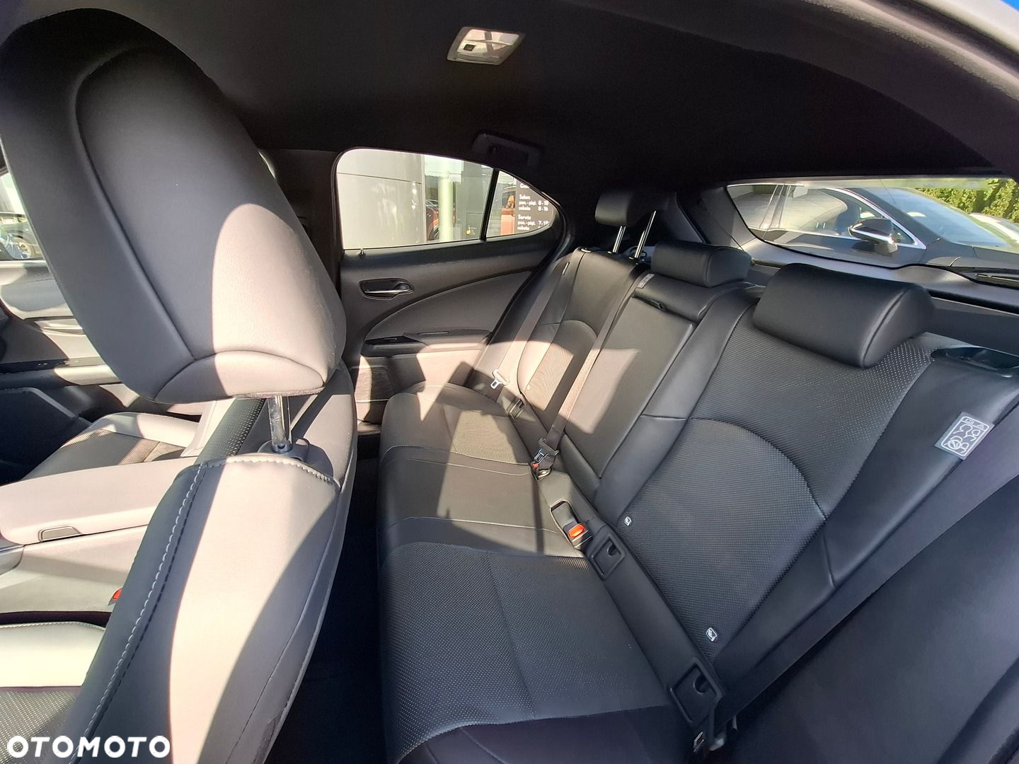Lexus UX 300e 72.8 kWh Prestige 2WD - 16