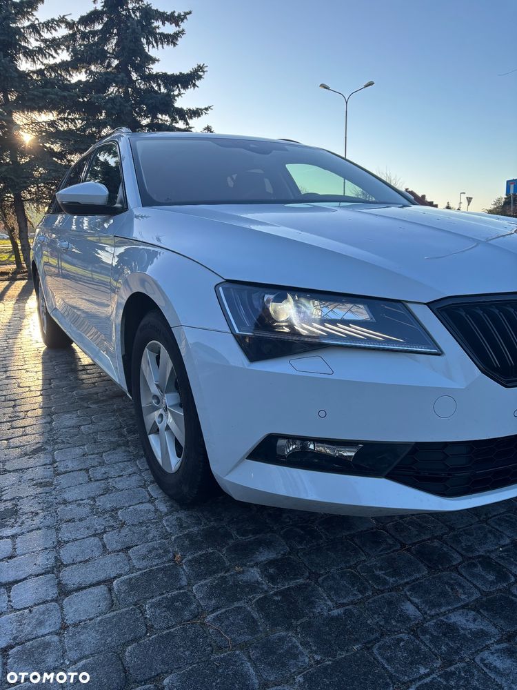 Skoda Superb 2.0 TDI DSG Style - 11