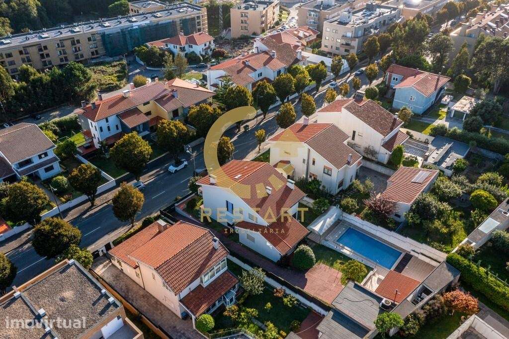 Moradia T5 com piscina e amplo terreno na Avenida de Francelos | Vila - Grande imagem: 4/60