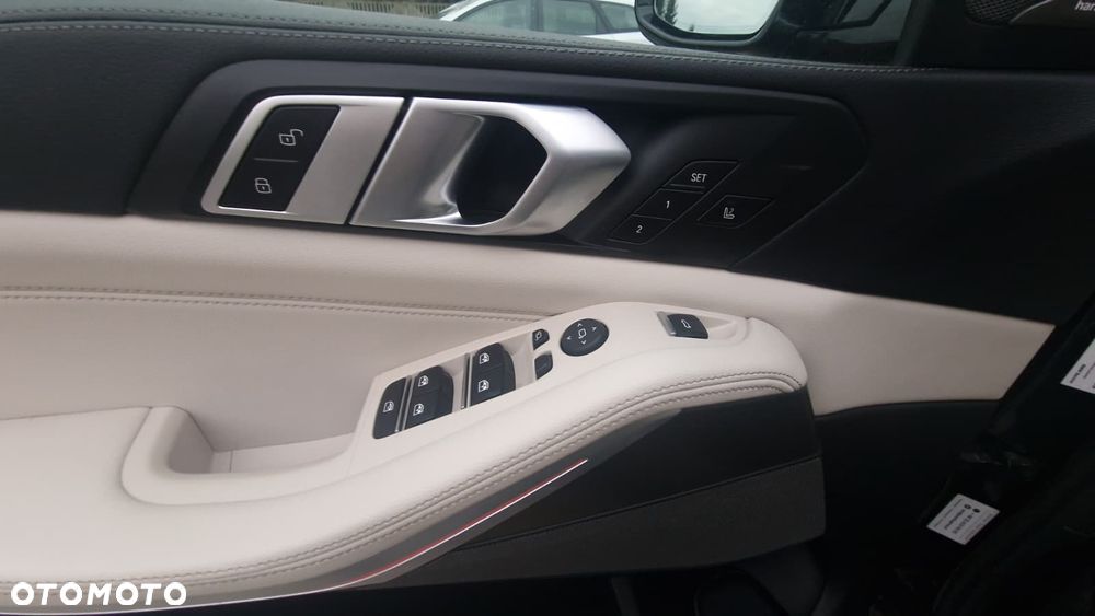 BMW X5 xDrive40i - 27