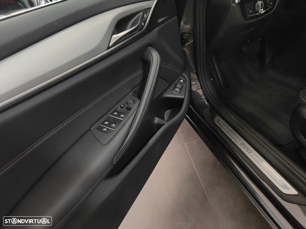BMW 530 e iPerformance Line Luxury - 36