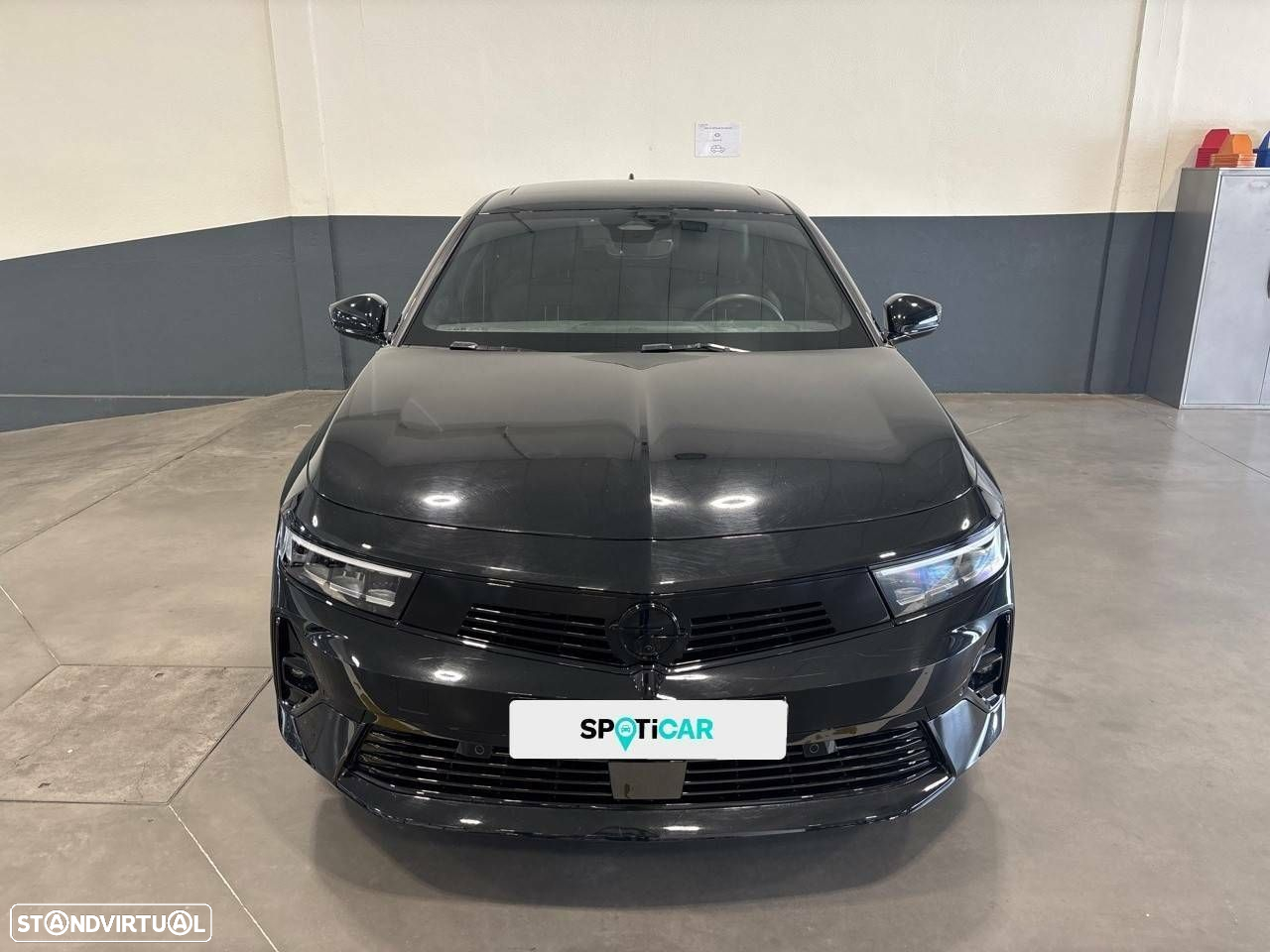 Opel Astra 1.2 T GS - 2
