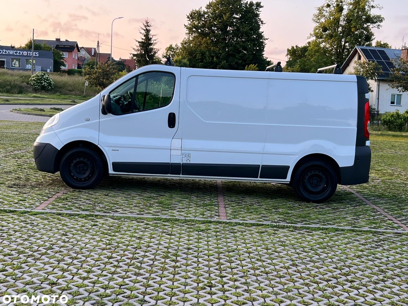 Opel Vivaro - 8