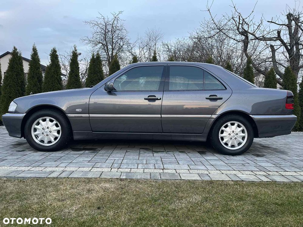 Mercedes-Benz Klasa C 180 Classic - 3