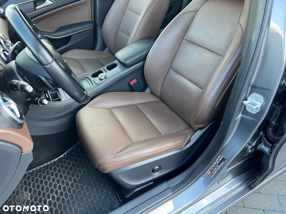 Mercedes-Benz Klasa A 250 4Matic 7G-DCT - 17