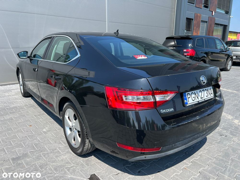 Skoda Superb 2.0 TDI Ambition - 15