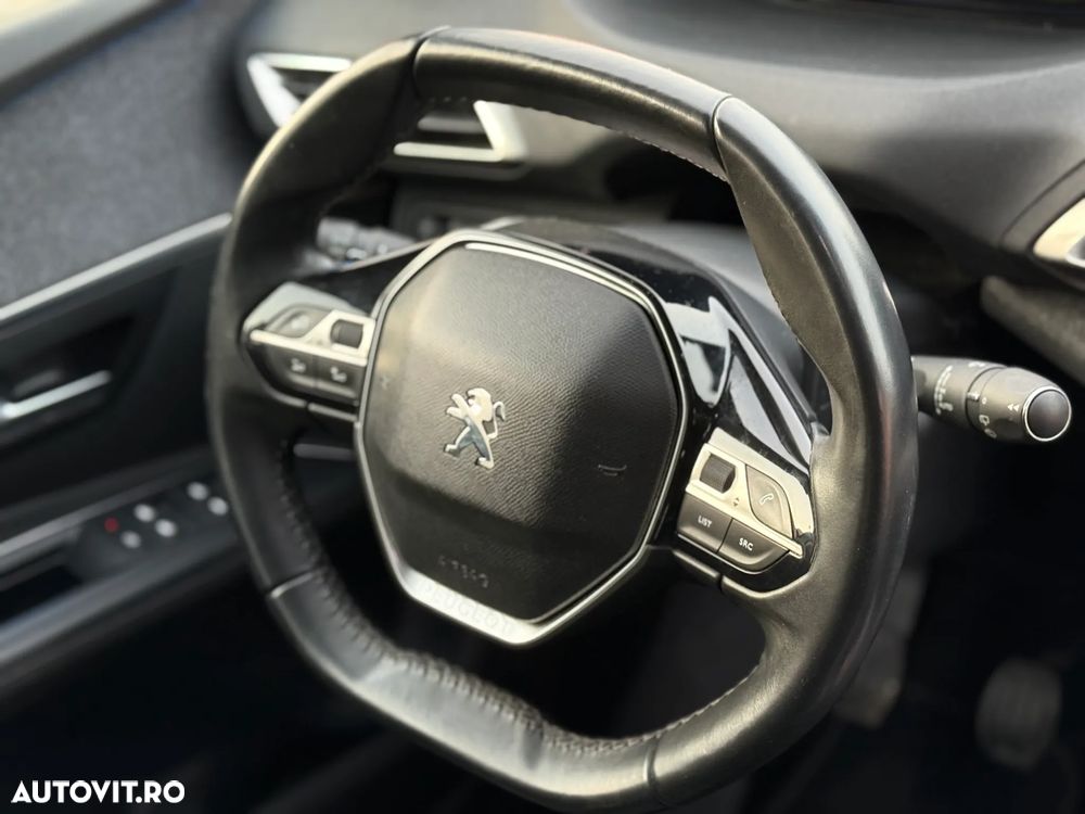 Peugeot 3008 - 8