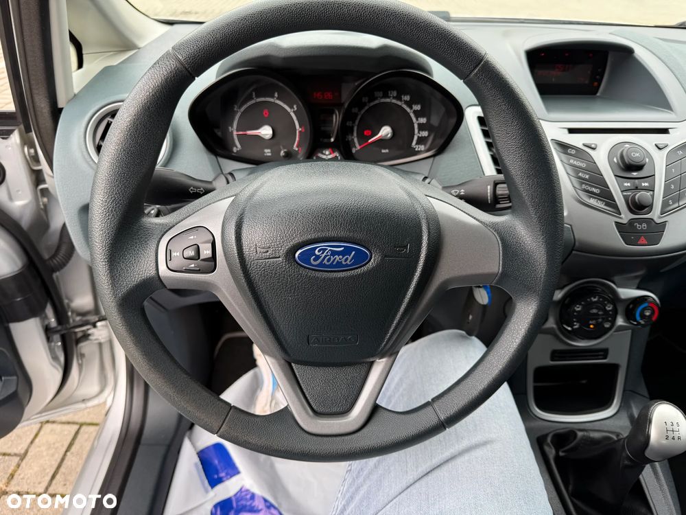 Ford Fiesta 1.25 Ambiente - 22