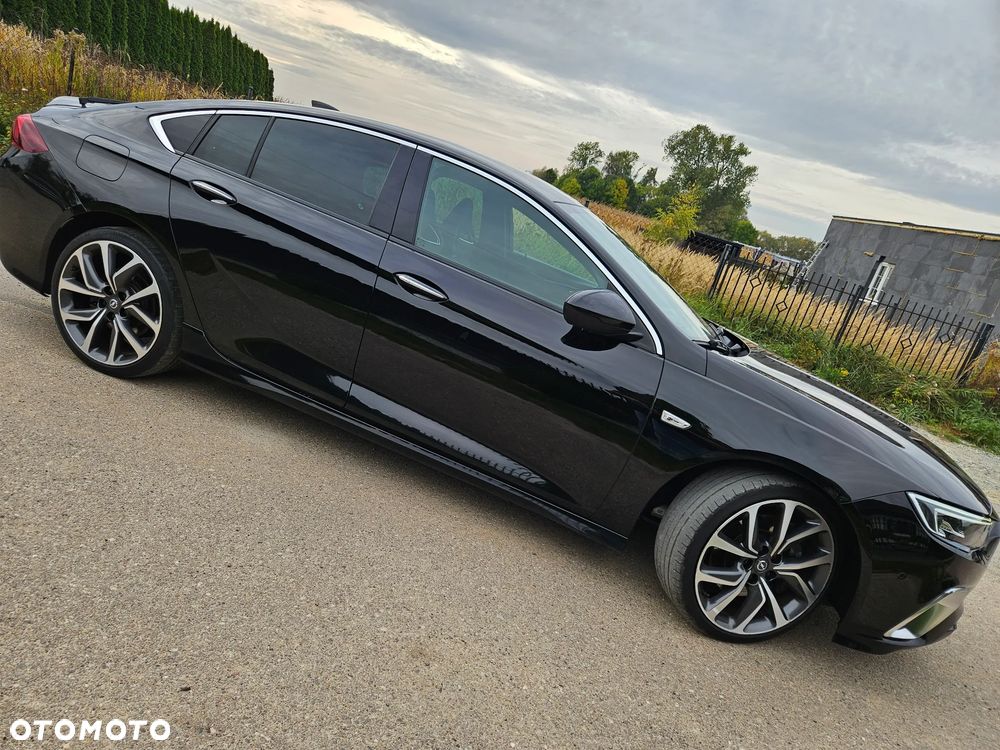 Opel Insignia 2.0 CDTI 4x4 GSi S&S - 8