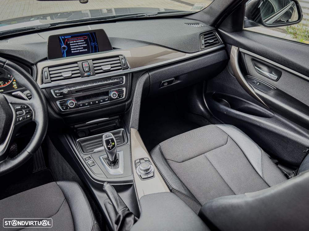 BMW 320 d Auto Line Modern - 26