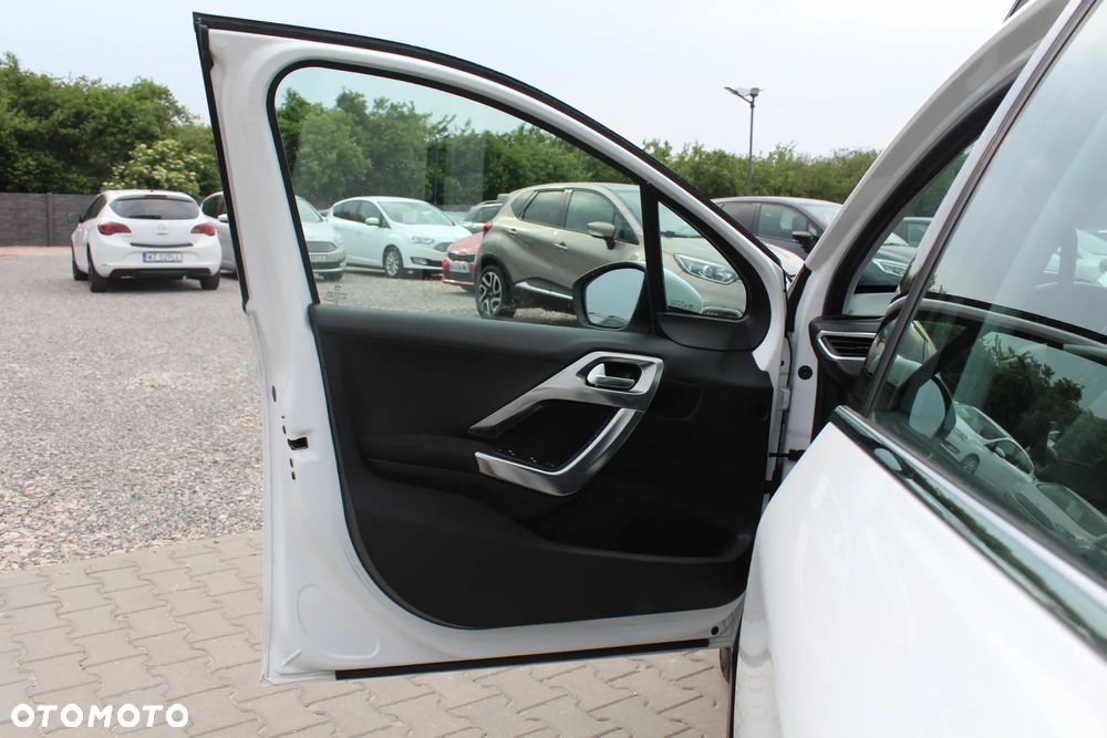 Peugeot 2008 PureTech 110 Stop&Start Allure - 22