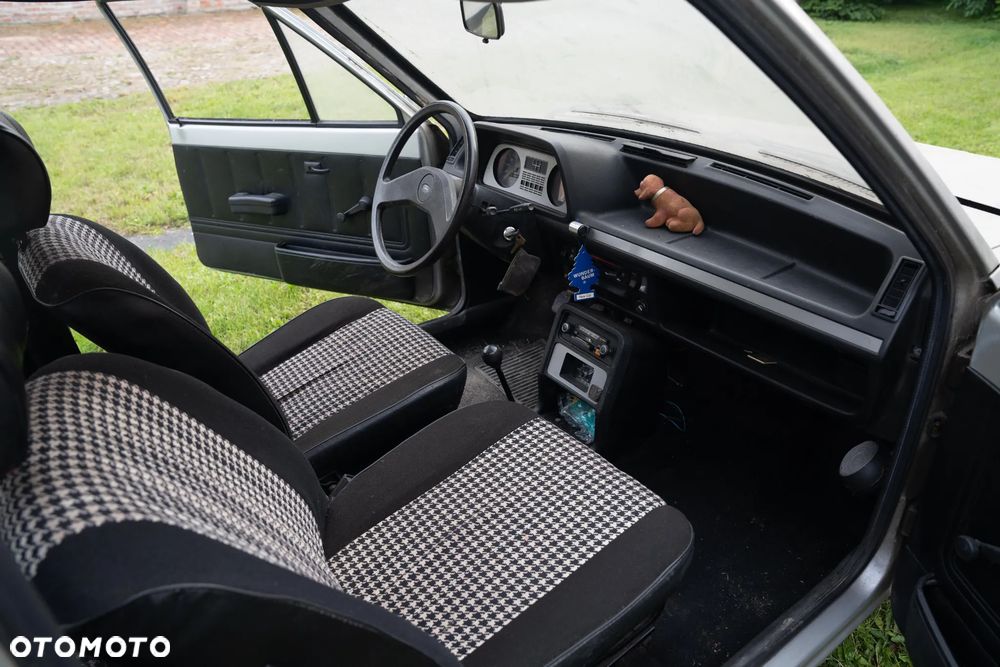 Ford Fiesta - 21