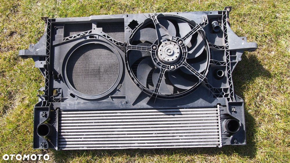 obudowa chłodnicy wody 2.5 dci master wentylator - 1