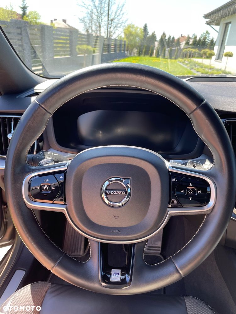 Volvo S60 T5 R-Design - 10