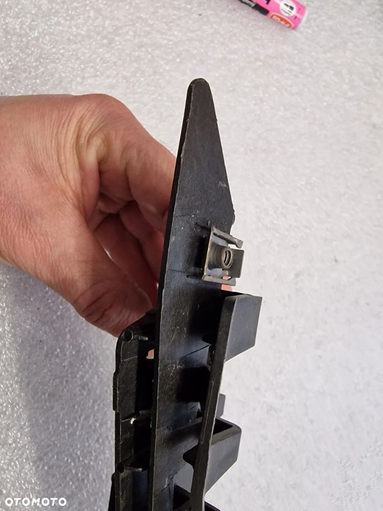 PEUGEOT 307 01- PRAWY ŚLIZG / MOCOWANIE ZDERZAKA PRZEDNI PRZÓD , NR 9643074480 , NR AUKCJI MS133 - 4