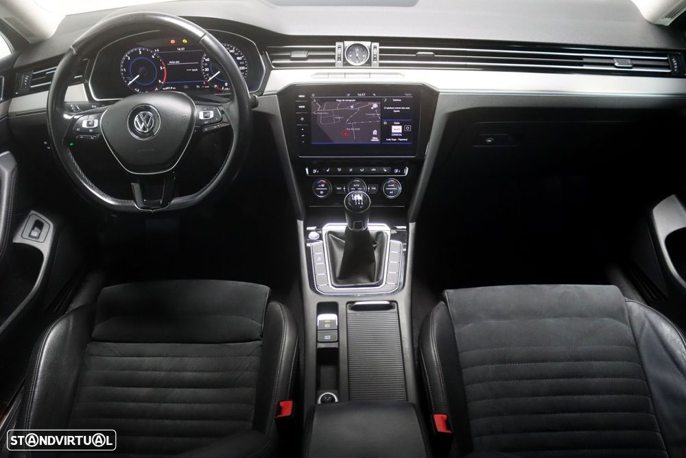 VW Passat 2.0 TDI Highline - 12