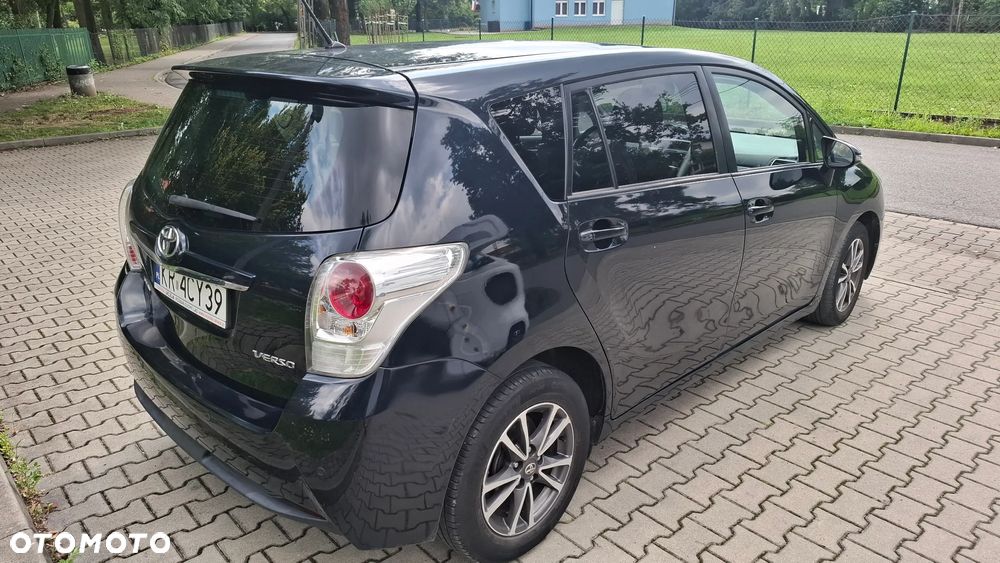 Toyota Verso 1.6 Premium - 8