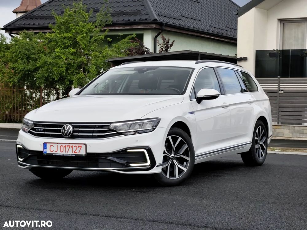 Volkswagen Passat - 1