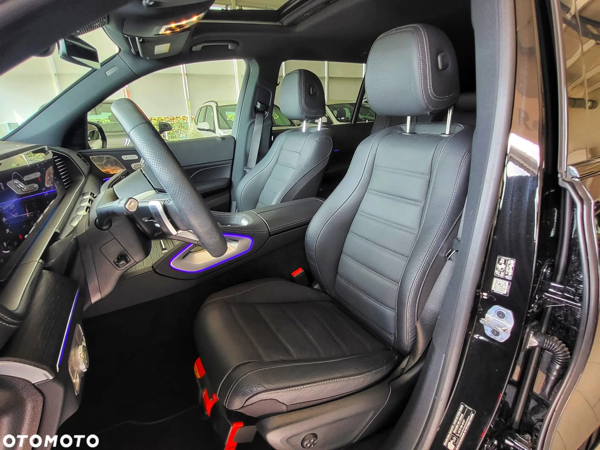 Mercedes-Benz GLS - 12