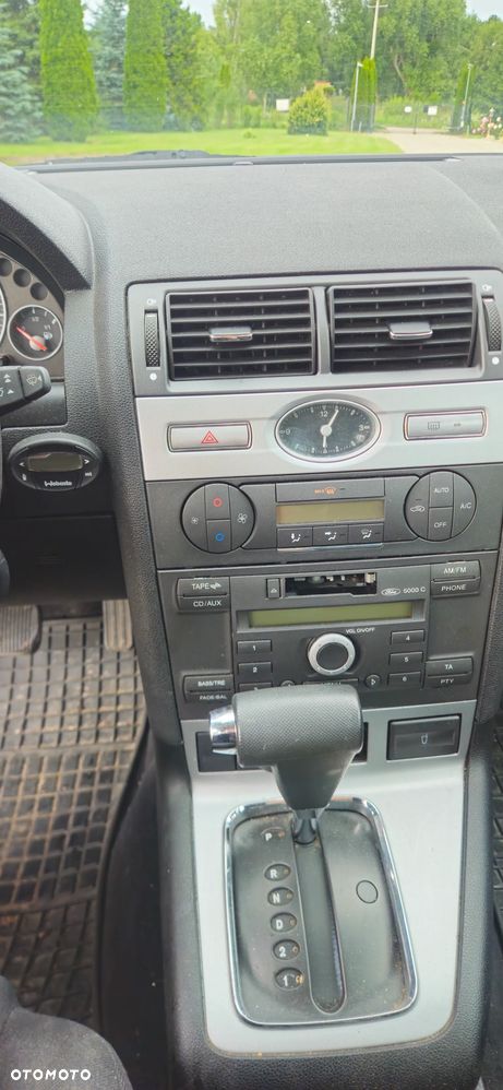 Ford Mondeo 2.0 Ghia - 5