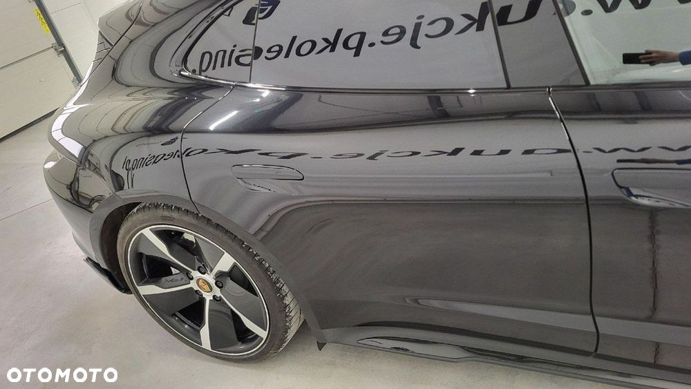 Porsche Taycan - 5
