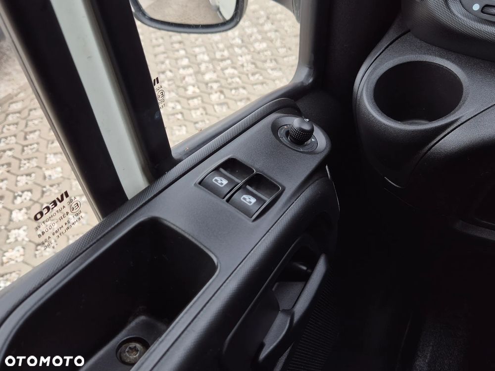 Iveco Daily 35C14, Kontener 8PAL, Winda 1000KG, klima - 12