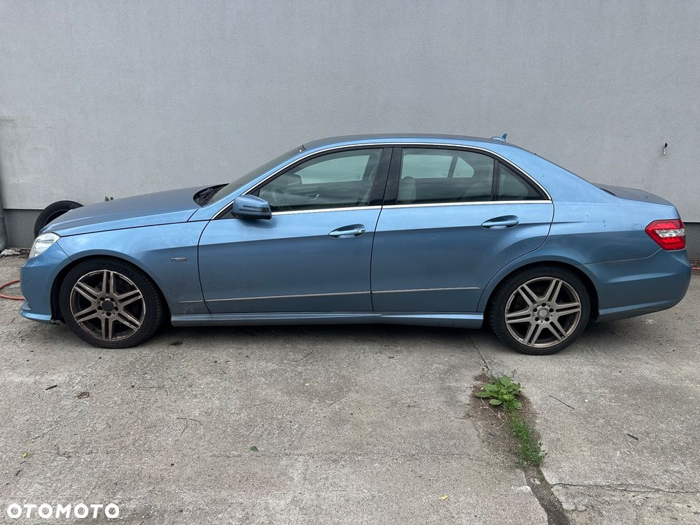 Mercedes-Benz Klasa E 350 CDI DPF 4Matic BlueEFFICIENCY 7G-TRONIC - 3