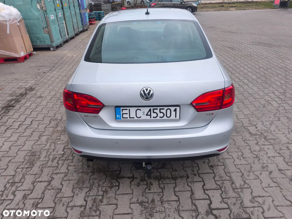 Volkswagen Jetta 1.6 TDI DPF Trendline - 3