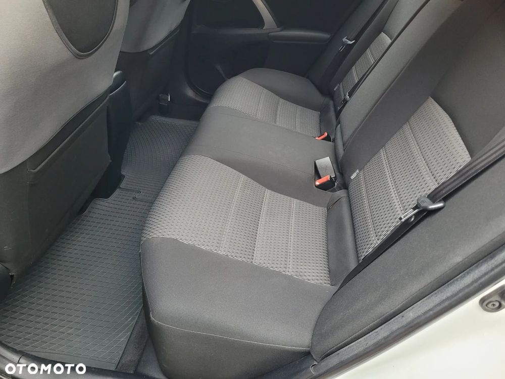 Toyota Avensis 2.0 D-4D Luna - 8