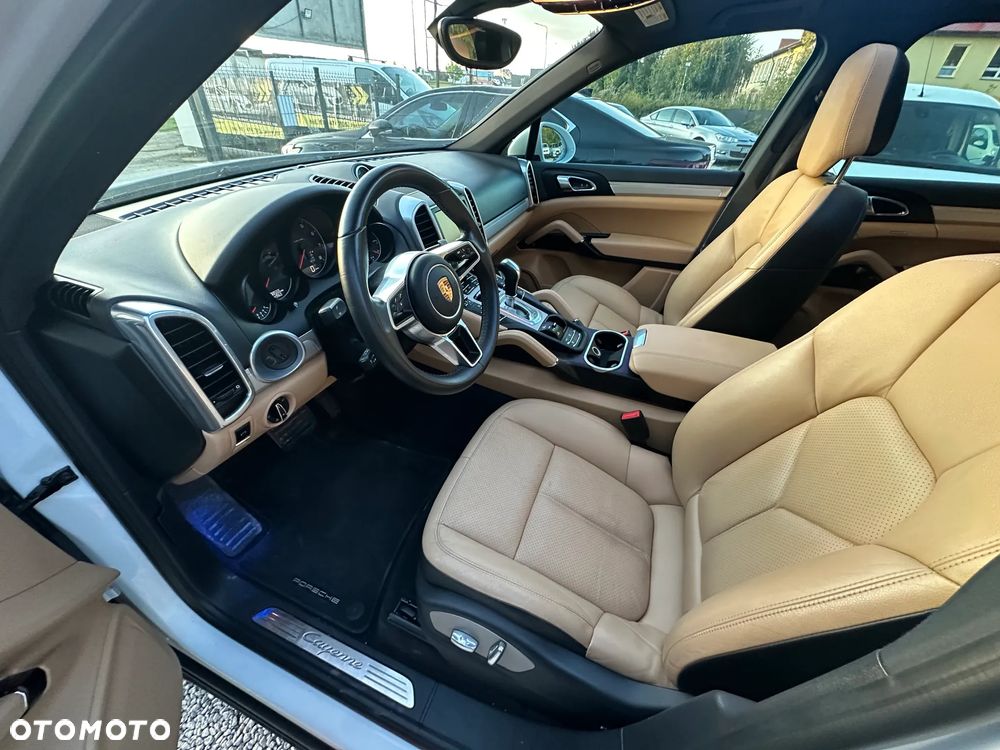 Porsche Cayenne - 8