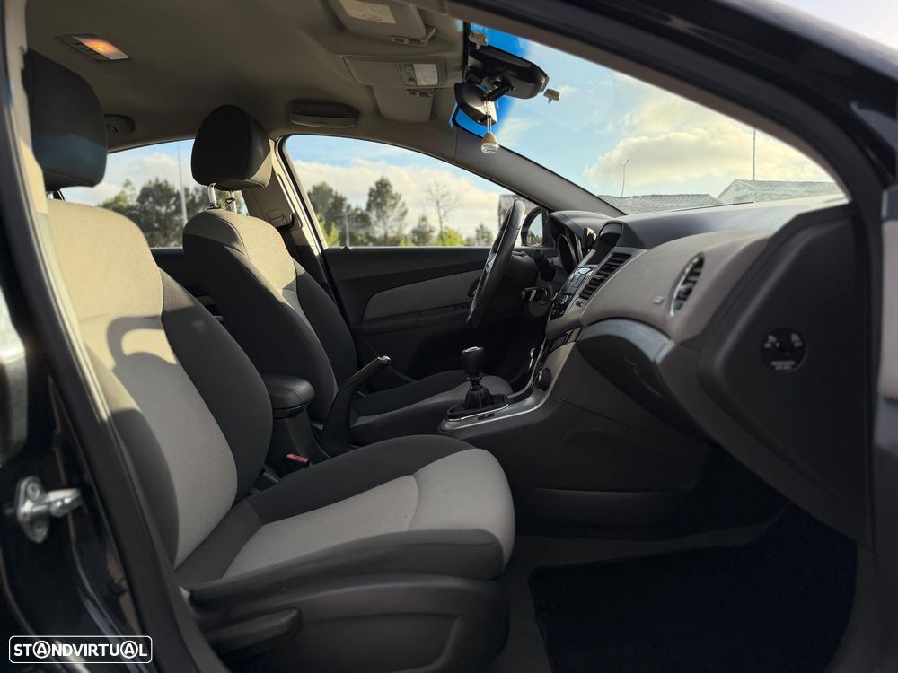 Chevrolet Cruze 1.6 LS - 14
