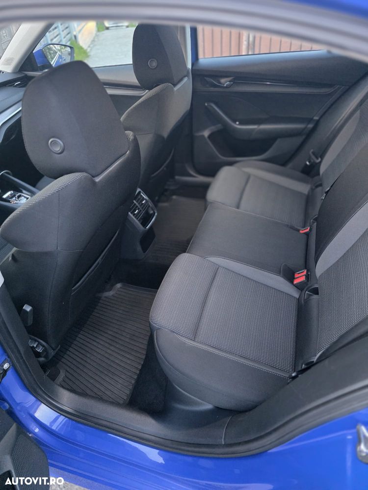 Skoda Octavia 2.0 TDI DSG Style - 17