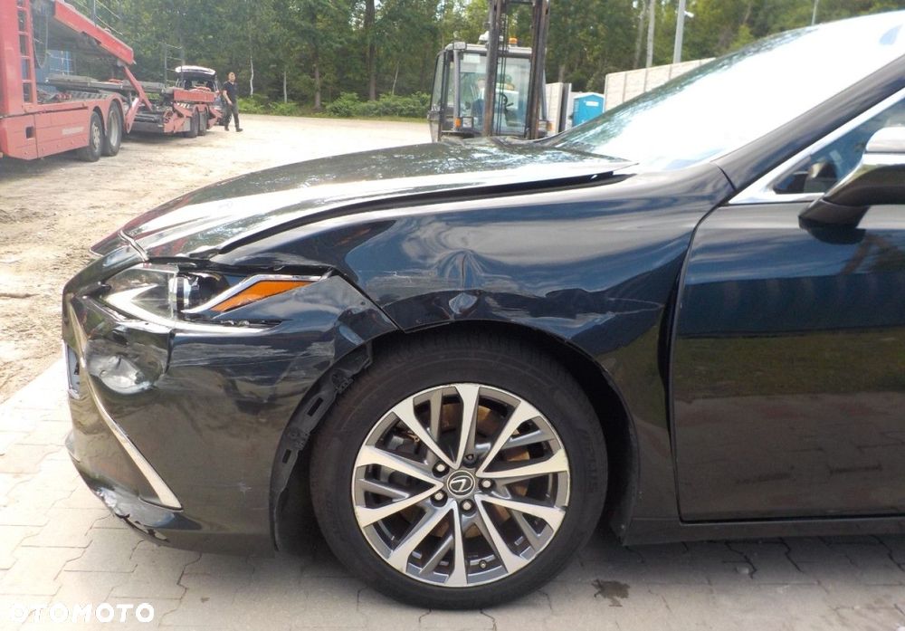 Lexus ES - 6