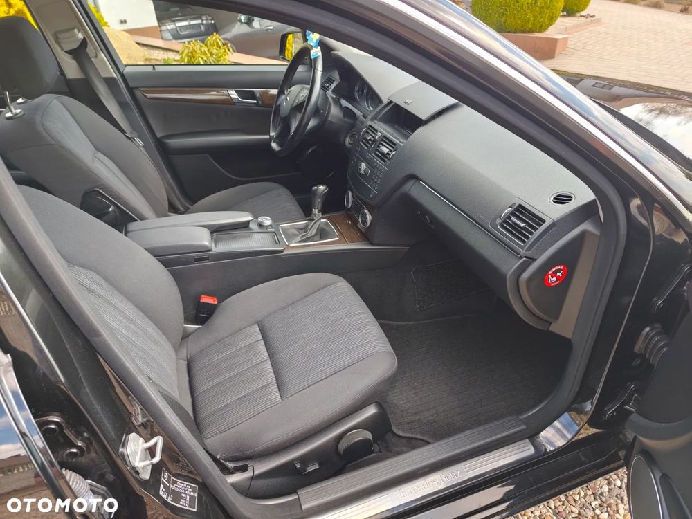 Mercedes-Benz Klasa C 180 Kompressor BlueEFFICIENCY Elegance - 10