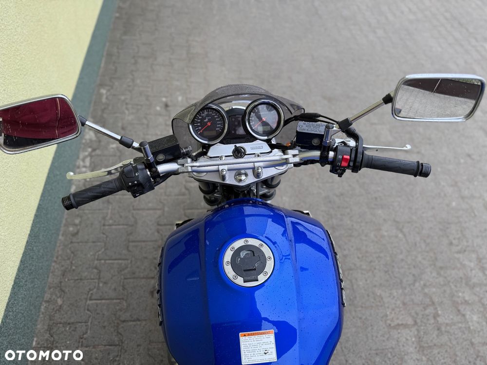Suzuki GSX - 19