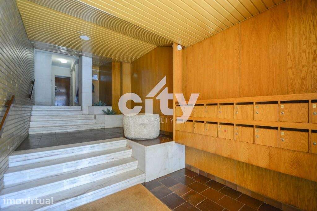Apartamento T3 com cozinha equipada. Junto ao metro do Lumiar e à saíd - Grande imagem: 3/37