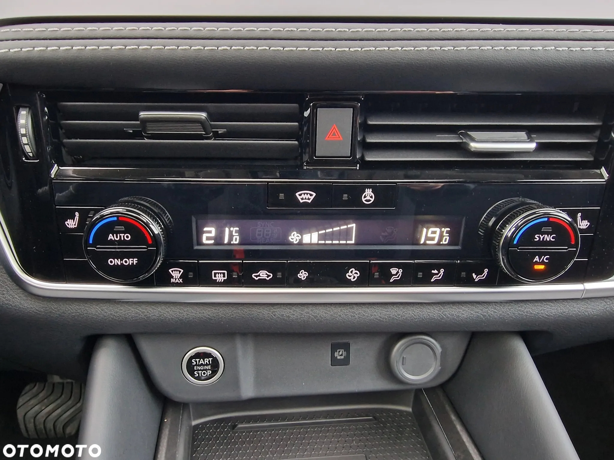 Nissan Qashqai 1.3 DIG-T mHEV N-Connecta Xtronic - 15