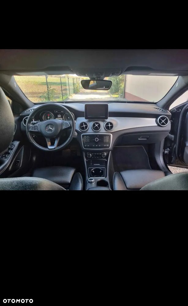 Mercedes-Benz GLA 250 4-Matic - 12