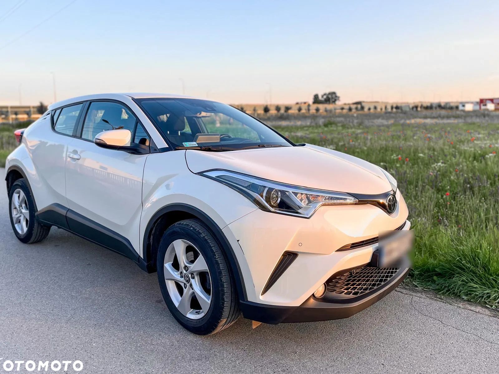 Toyota C-HR 1.2 T Premium - 1