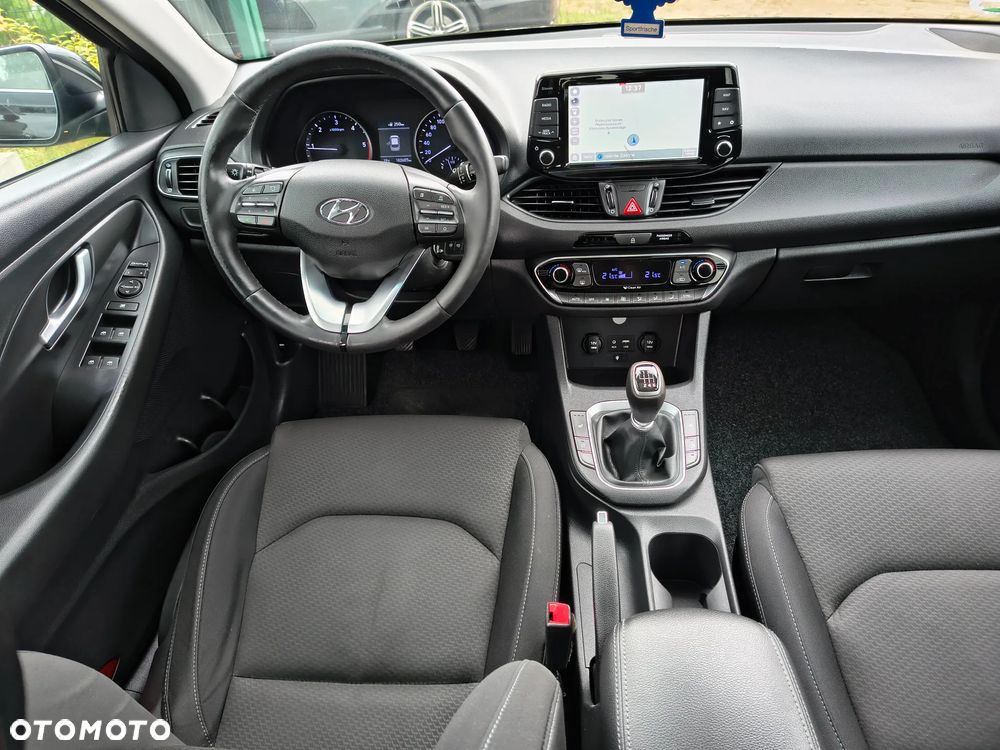 Hyundai i30 1.6 CRDi BlueDrive Premium - 9