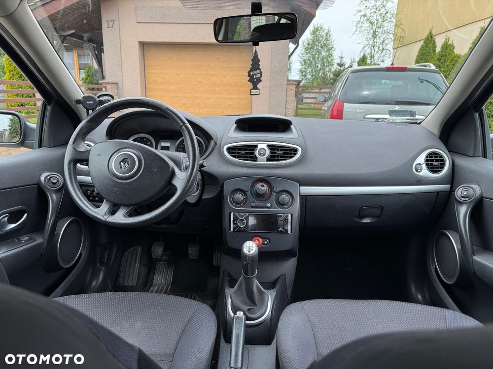 Renault Clio 1.2 16V Expression - 11